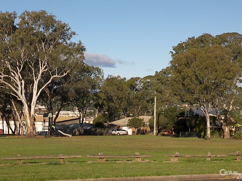 2  Harth Street, Rockville QLD 4350