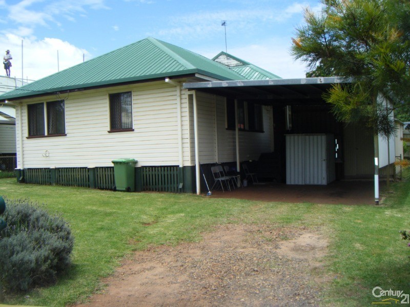 64 Gleeson Crescent, Harlaxton QLD 4350