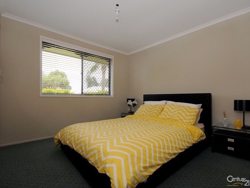 17  Cambridge Street, Harristown QLD 4350