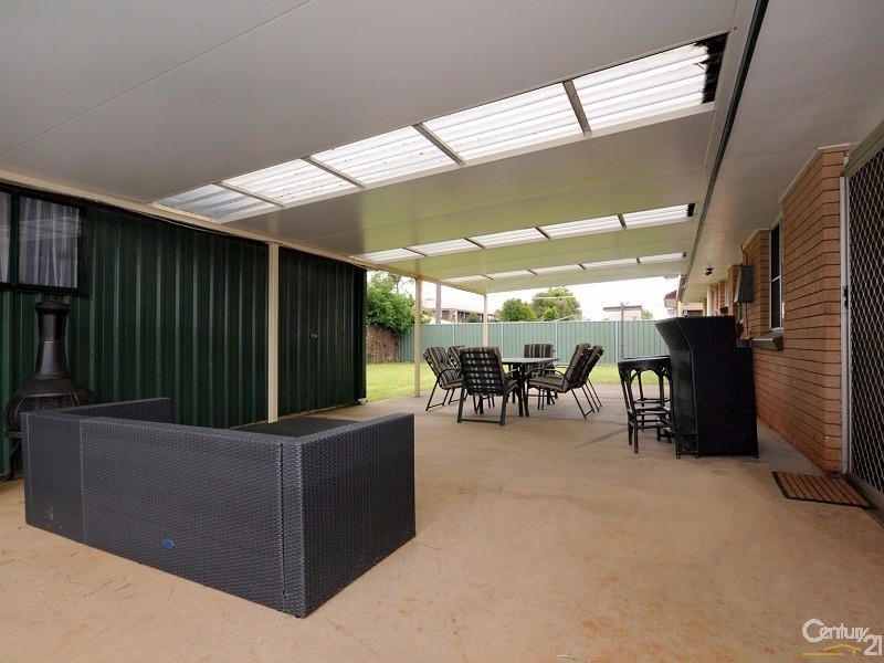 17  Cambridge Street, Harristown QLD 4350