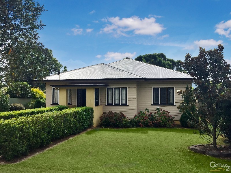9 Duncraggon Street, South Toowoomba QLD 4350