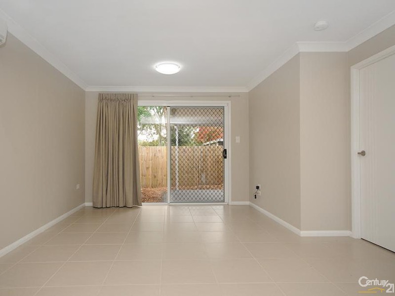 1/37  Boyett Street, Centenary Heights QLD 4350