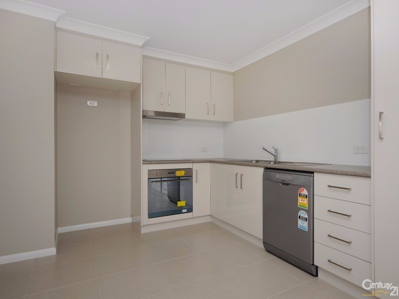 1/37  Boyett Street, Centenary Heights QLD 4350