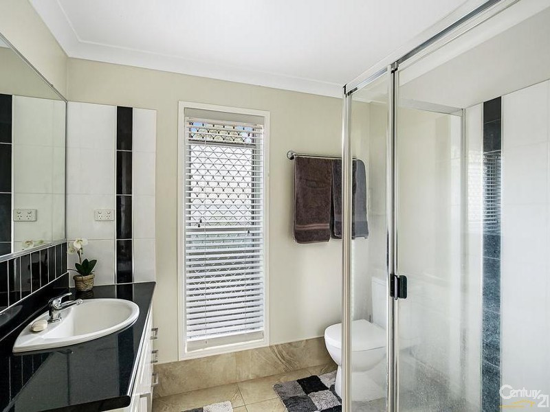 8 Loveday Street, Rangeville QLD 4350