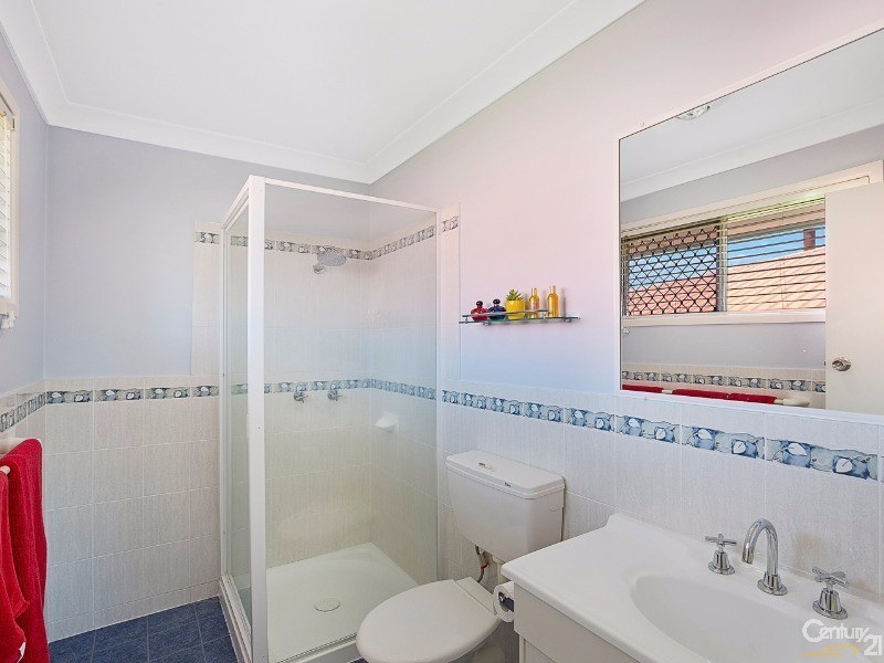 33 Cleary Street, Centenary Heights QLD 4350