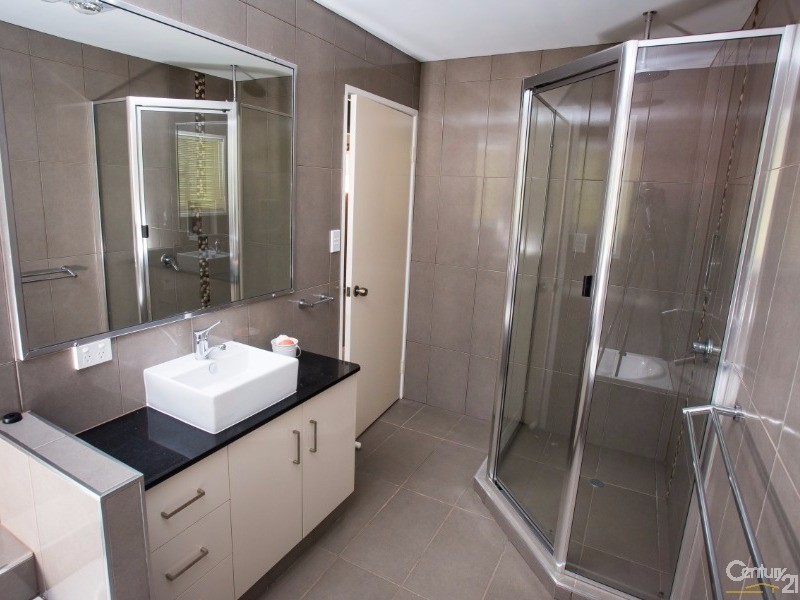 6 North Street, Kingsthorpe QLD 4400