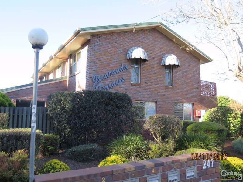 7/247  Herries Street, Newtown QLD 4350