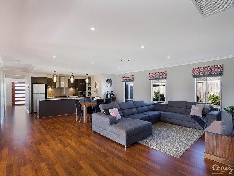 15 Sandalwood Drive, Glenvale QLD 4350