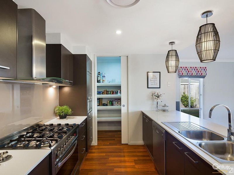 15 Sandalwood Drive, Glenvale QLD 4350