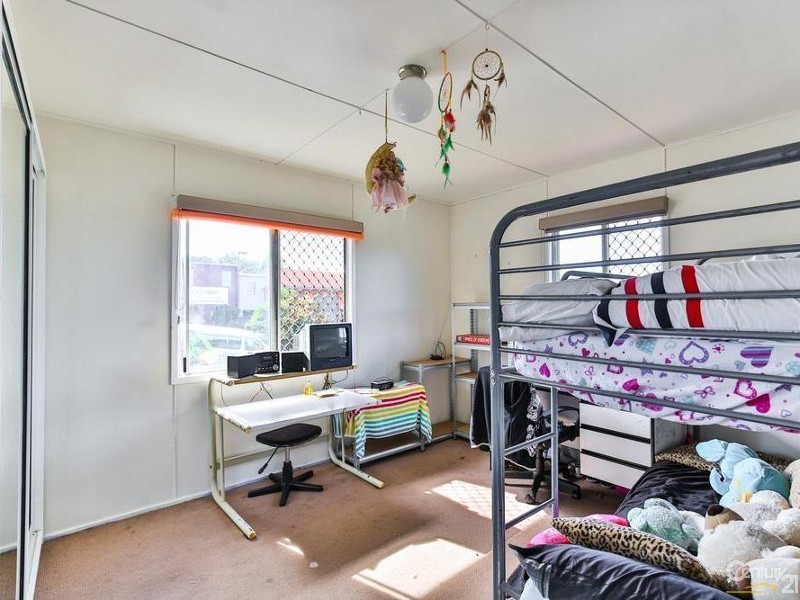 84 Vanity Street, Rockville QLD 4350