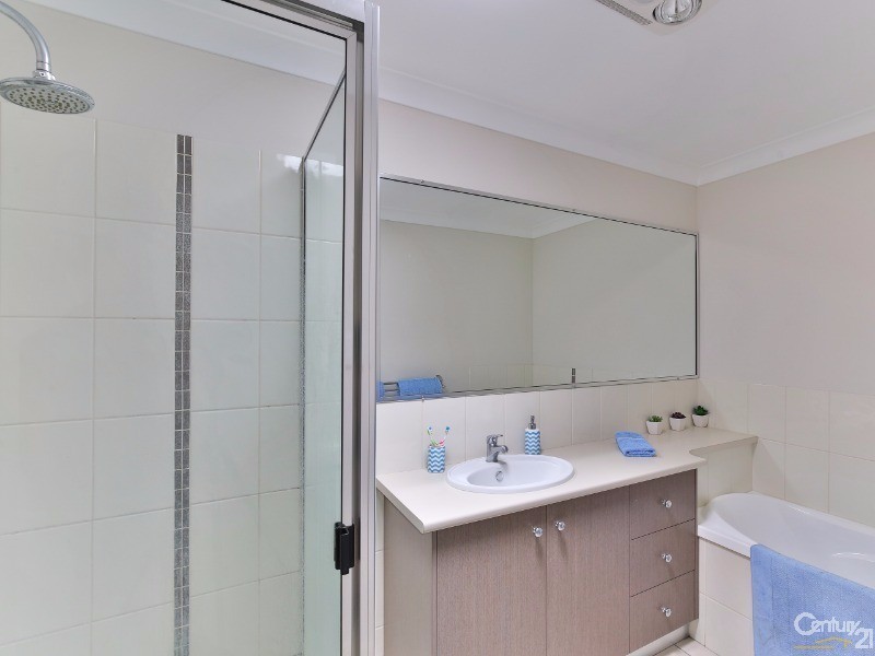 4/6 Salisbury Street, Darling Heights QLD 4350