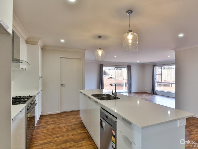 60 Hancock Circuit, Kleinton QLD 4352