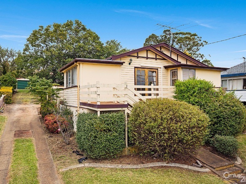 24 Christmas Street, North Toowoomba QLD 4350