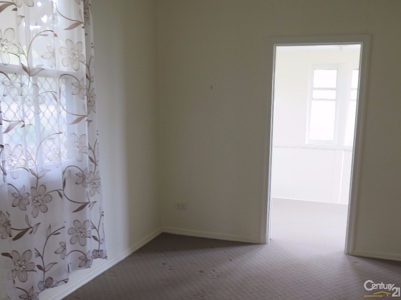 16 Whichello Street, Newtown QLD 4350