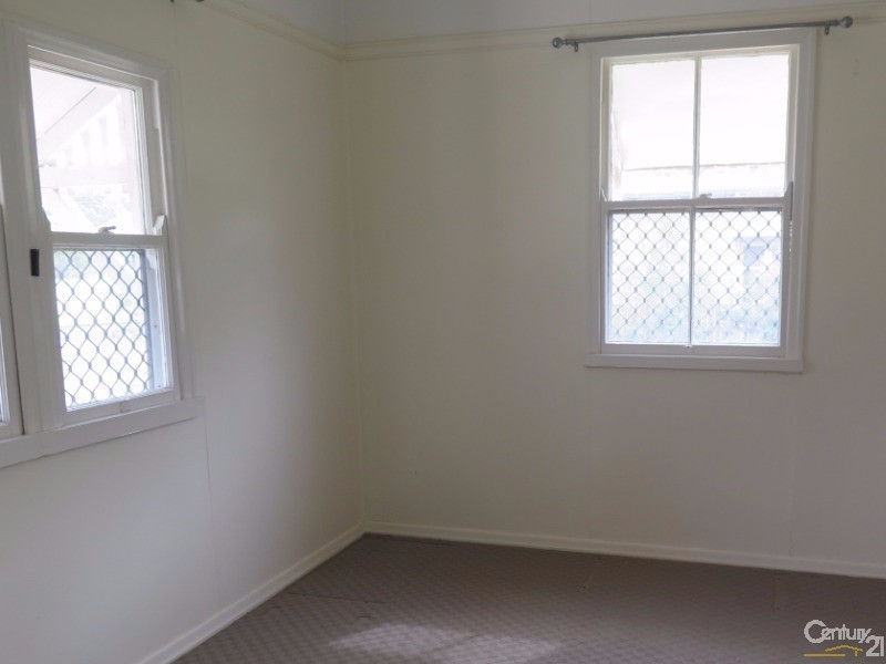 16 Whichello Street, Newtown QLD 4350