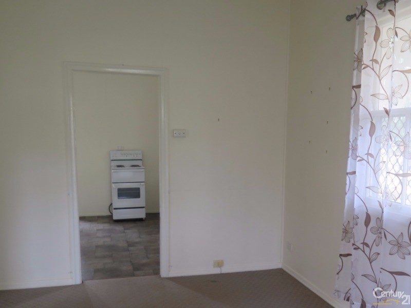 16 Whichello Street, Newtown QLD 4350