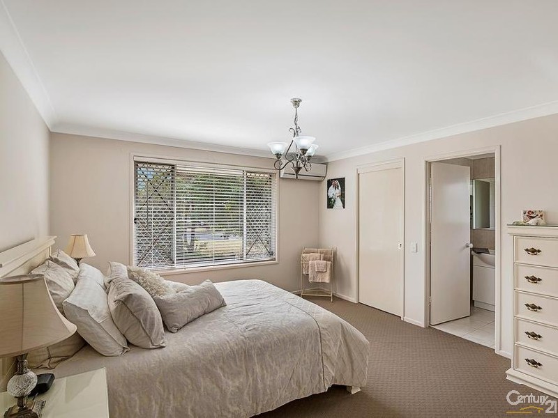 6 Hazel Street, Centenary Heights QLD 4350