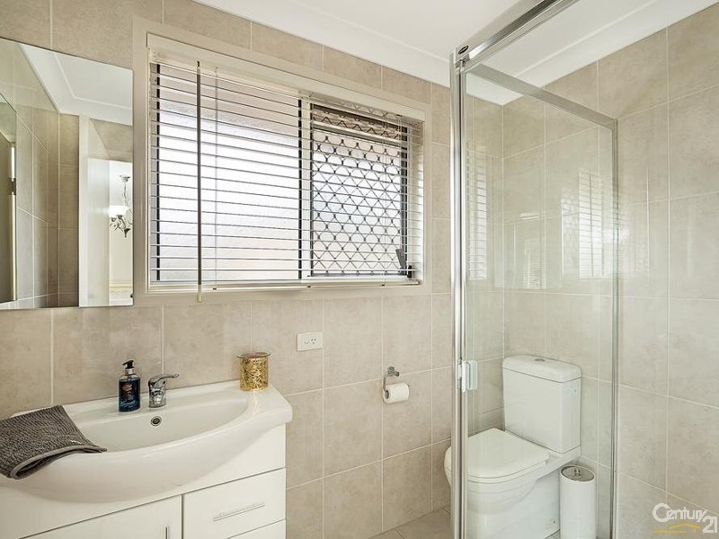 6 Hazel Street, Centenary Heights QLD 4350