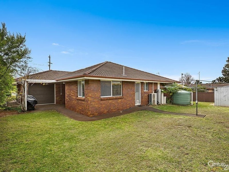 6 Hazel Street, Centenary Heights QLD 4350