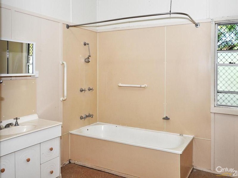 35 Elizabeth Street, South Toowoomba QLD 4350