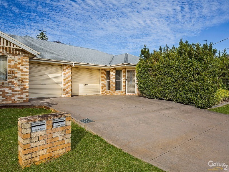 2/2 Balanga Court, South Toowoomba QLD 4350