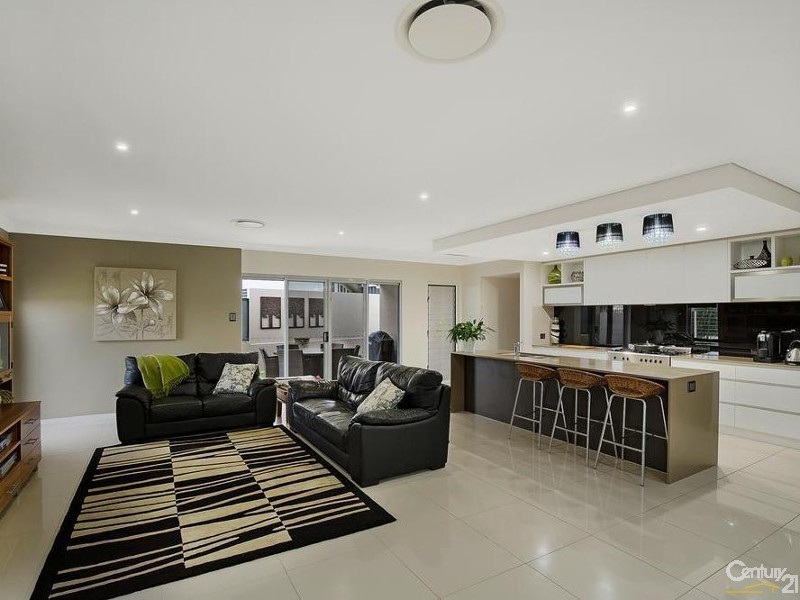 21 Saba Court, Middle Ridge QLD 4350