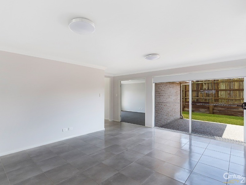 4 Renshaw Crescent, Kearneys Spring QLD 4350