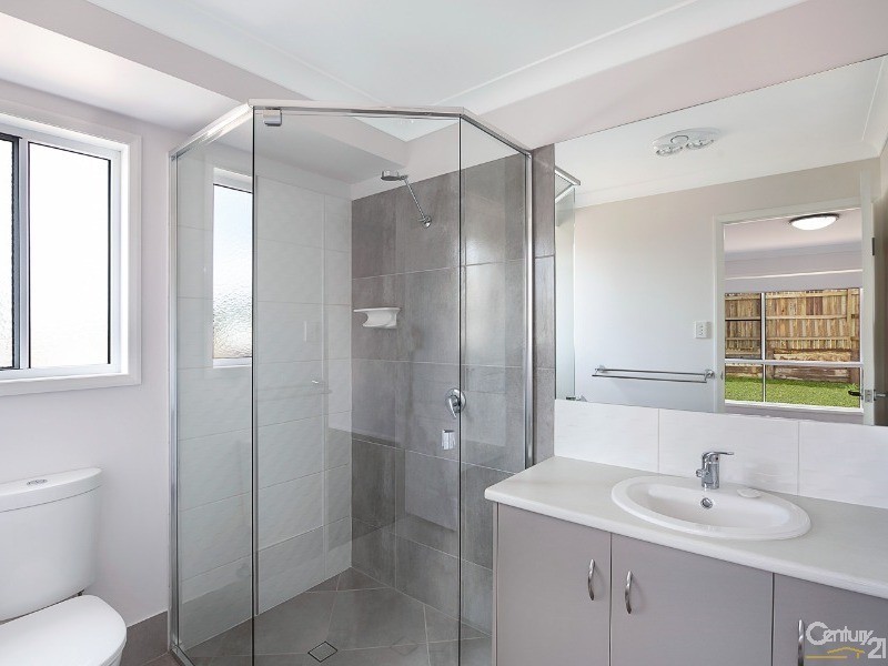 4 Renshaw Crescent, Kearneys Spring QLD 4350