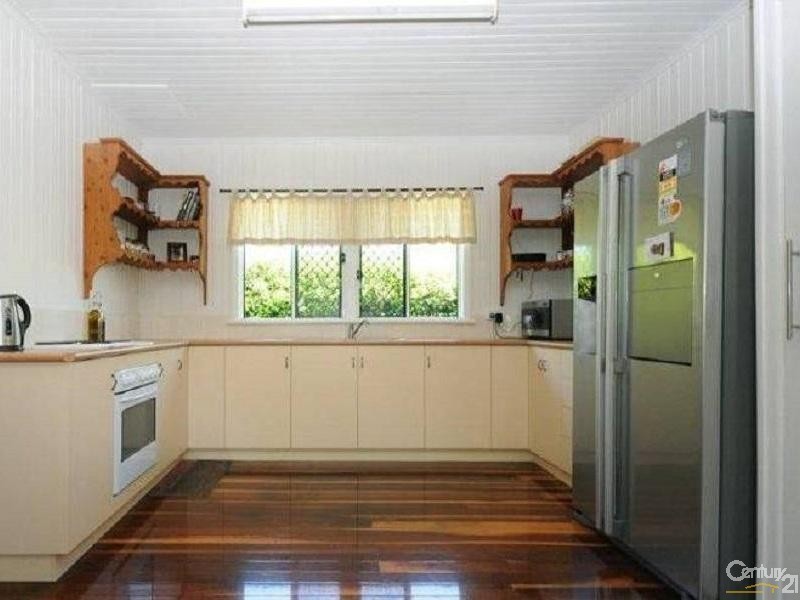 4 Wyndham Street, North Toowoomba QLD 4350