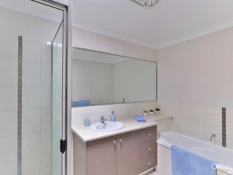 4/6 Salisbury Street, Darling Heights QLD 4350