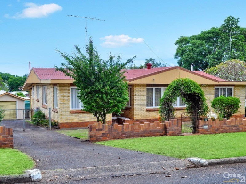 12 Geoffrey Street, Mount Lofty QLD 4350