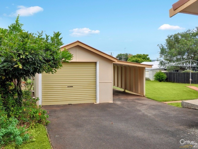 12 Geoffrey Street, Mount Lofty QLD 4350