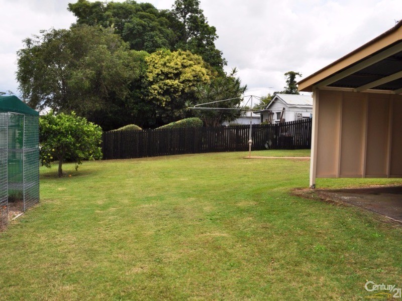 12 Geoffrey Street, Mount Lofty QLD 4350