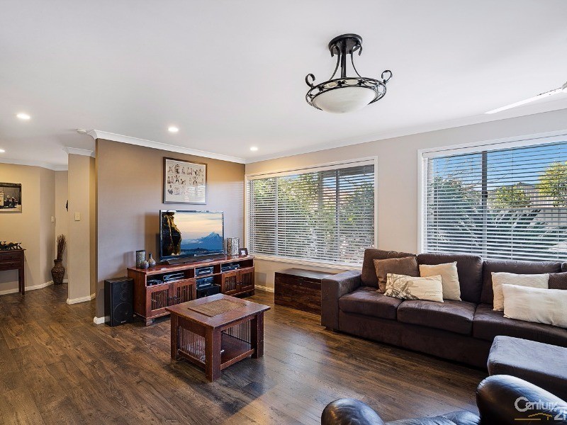 2 Dahlia Court, Middle Ridge QLD 4350