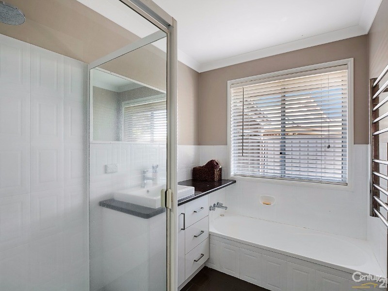 2 Dahlia Court, Middle Ridge QLD 4350