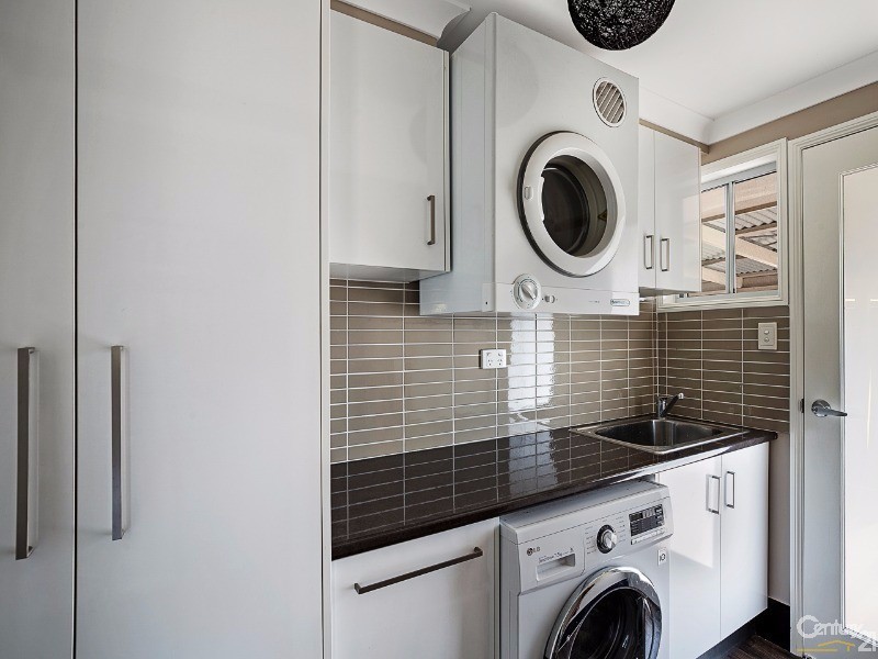 2 Dahlia Court, Middle Ridge QLD 4350
