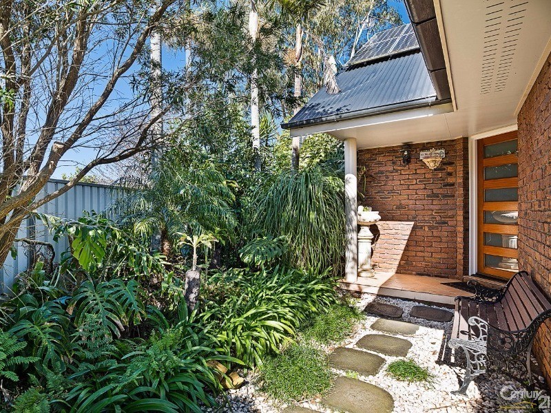 2 Dahlia Court, Middle Ridge QLD 4350