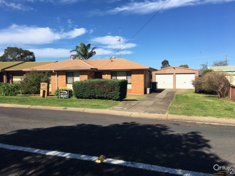 6 Mahogany Street, Newtown QLD 4350