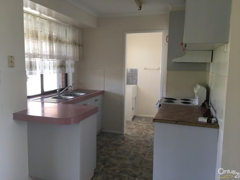 6 Mahogany Street, Newtown QLD 4350