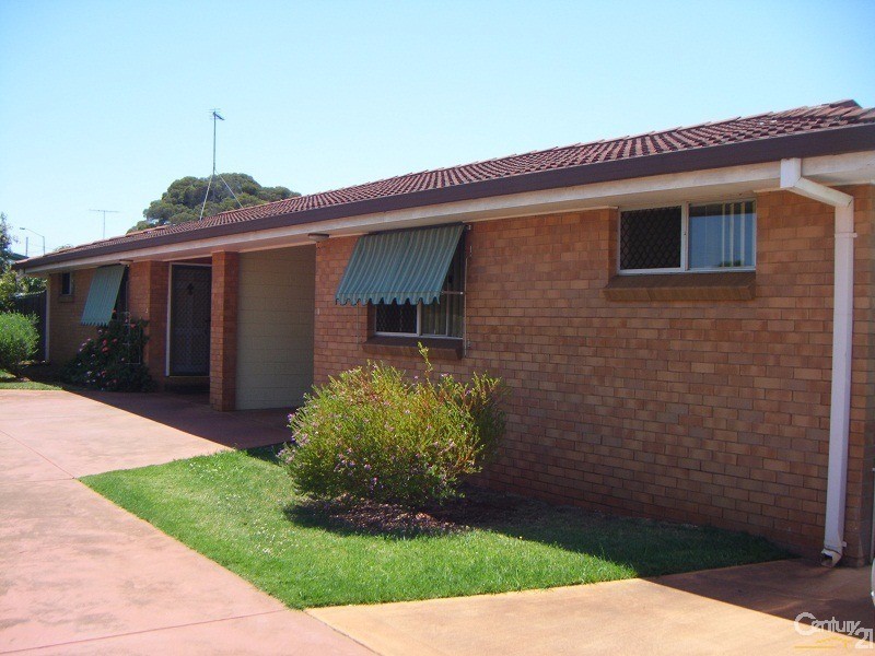 1/501 Stenner Street, Harristown QLD 4350