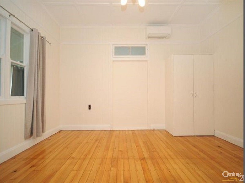 15 Swallow Court, Newtown QLD 4350