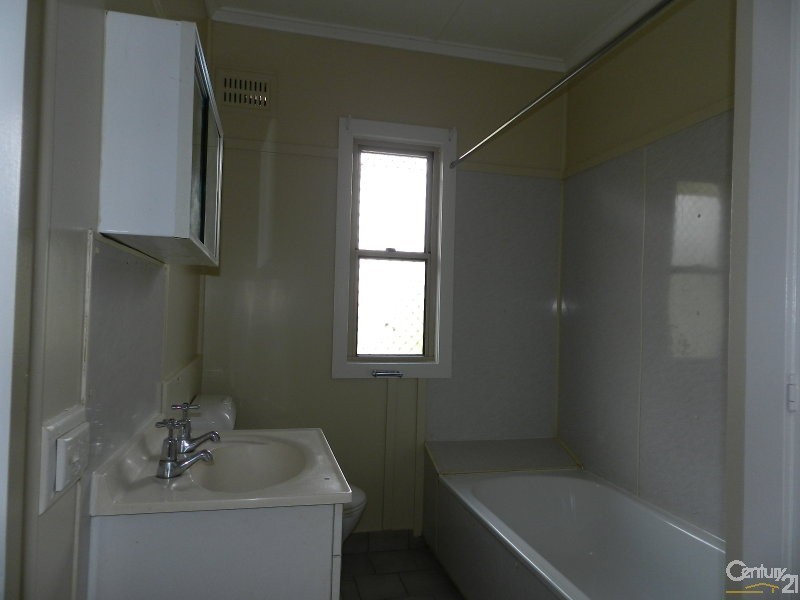 13 Doyle Street, Harlaxton QLD 4350