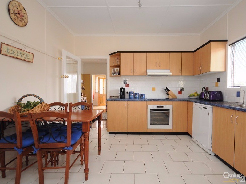 132A  Hill Street, Newtown QLD 4350