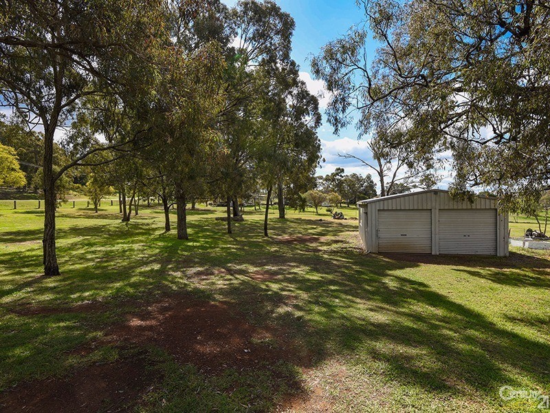21 Lobwein Street, Meringandan West QLD 4352