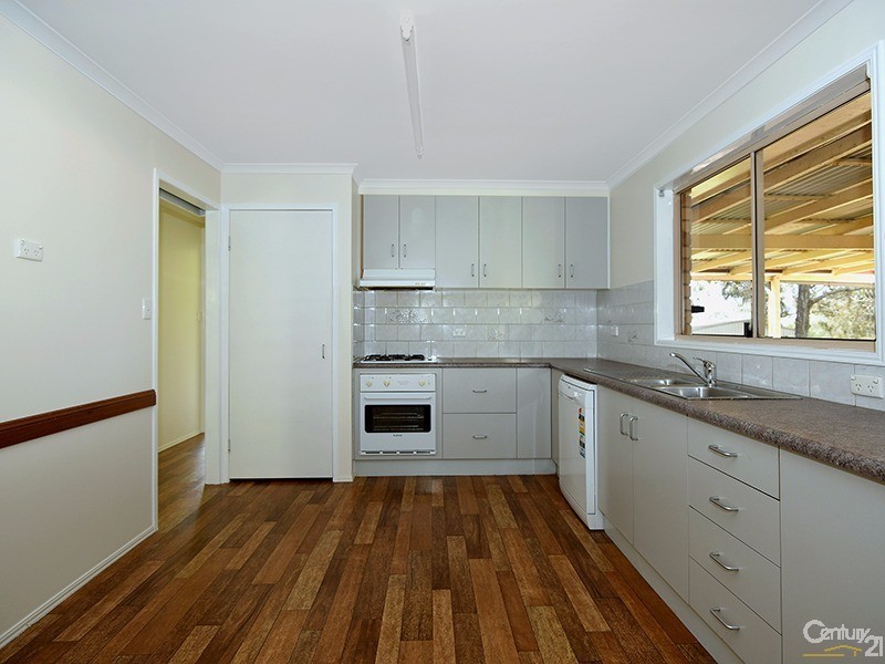 21 Lobwein Street, Meringandan West QLD 4352