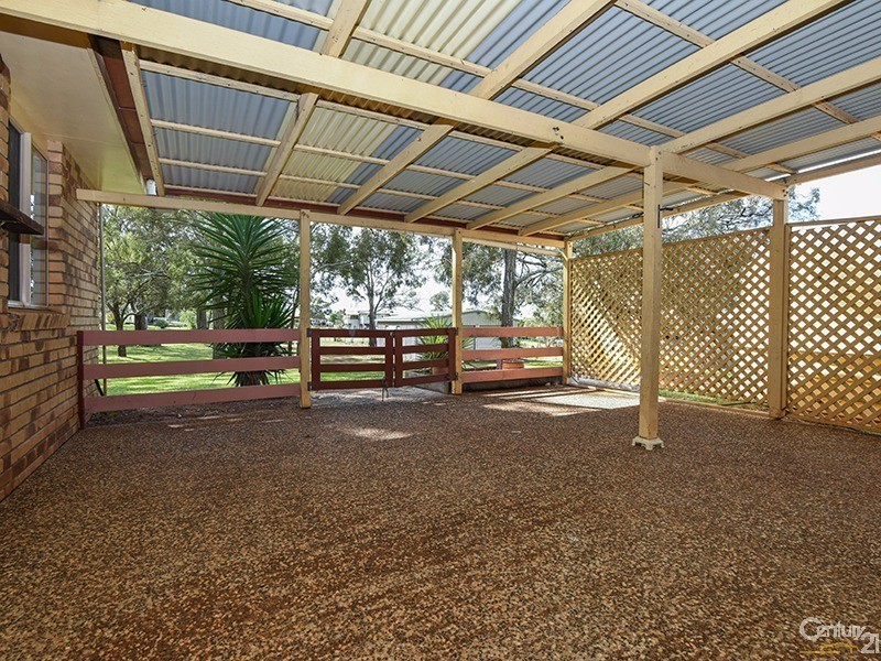 21 Lobwein Street, Meringandan West QLD 4352