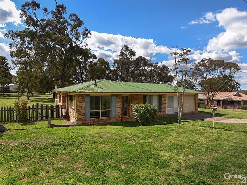 21 Lobwein Street, Meringandan West QLD 4352