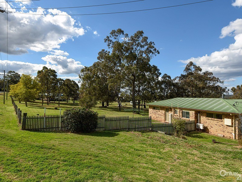 21 Lobwein Street, Meringandan West QLD 4352