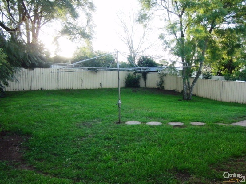 23 Bingara Street, Mount Lofty QLD 4350