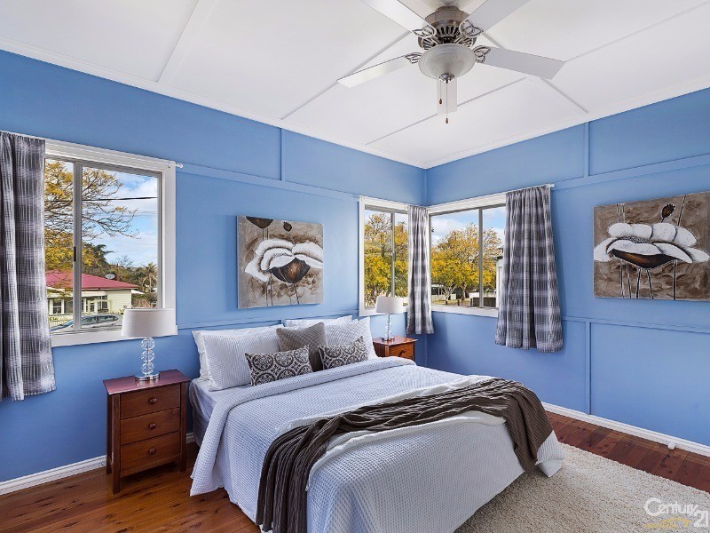 23 Rhyde Street, Mount Lofty QLD 4350